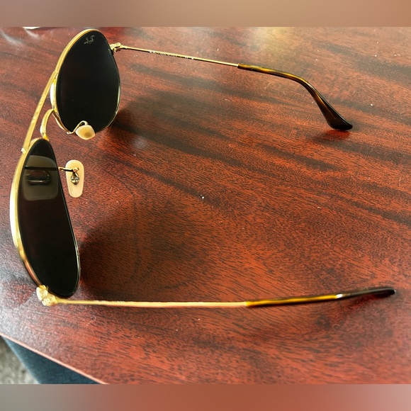 Ray Bans gold frame sunglasses - Picture 2 of 4
